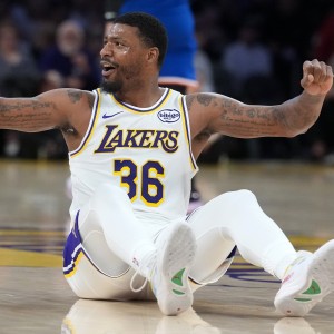 开云体育入口-防守大闸！斯玛特本赛季已5次单场送出4+抢断 今天5断立大功